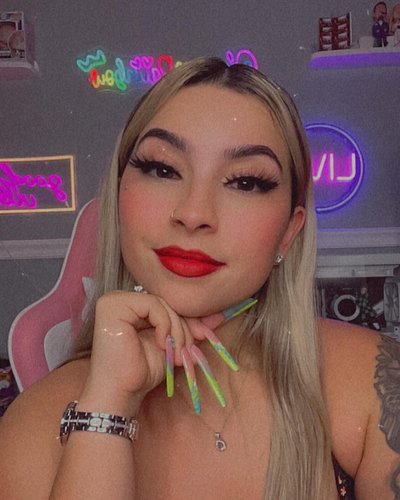 She has a wild spirit,
But a soft heart,
And such a sweet soul.🌹
#obeyraiinbow #obeymademedoit #swolebey #streamer #twitch #t...