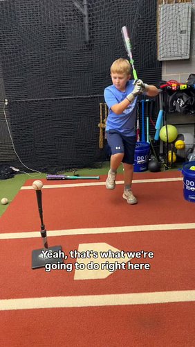 🔥Back Knee Collapse vs Back Knee Drive🔥

Talking through the back knee at landing, collapse of the back knee early will colla...