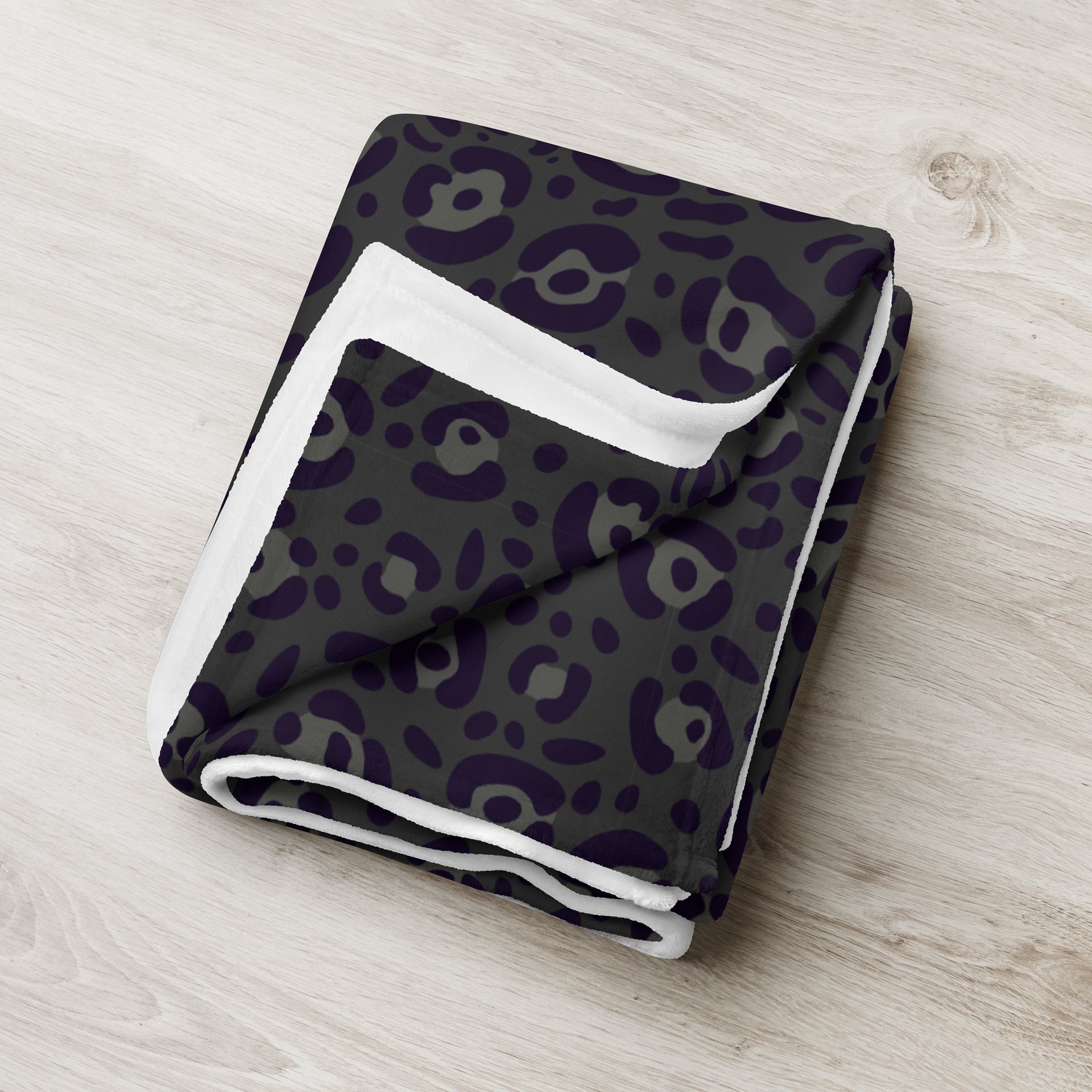 Comfortable Throw Blanket with Bold Black Leopard Print product image (3)