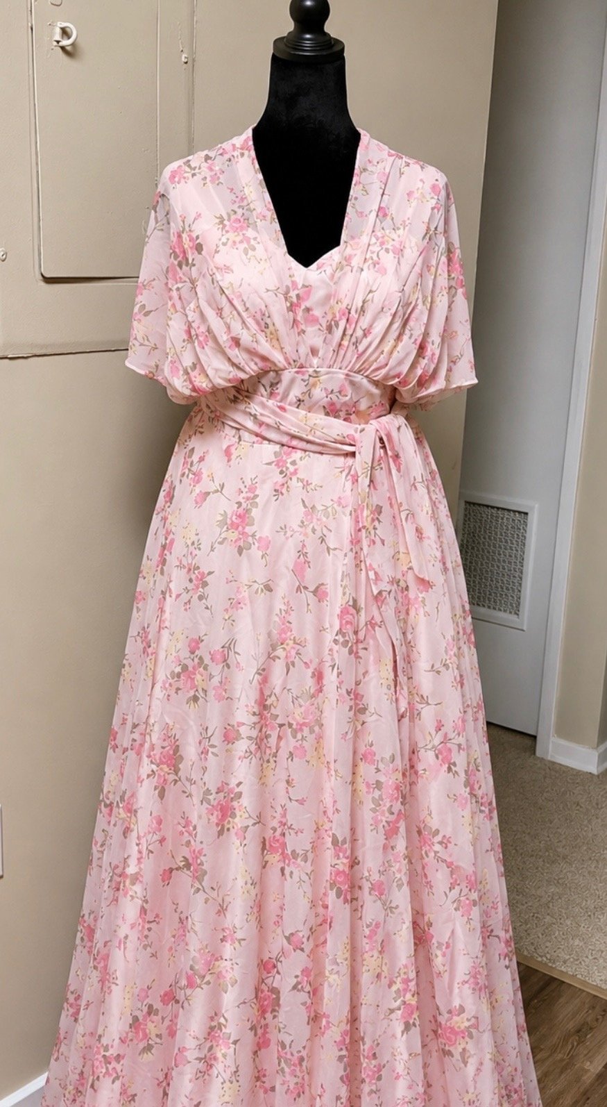 Luxury dress product image (1)