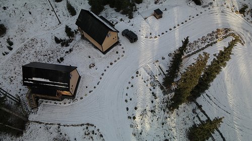 You can explore the mountains all winter long at the Expanse Cottages
#coliseummountain #davidthompsoncountry #nordegg #norde...