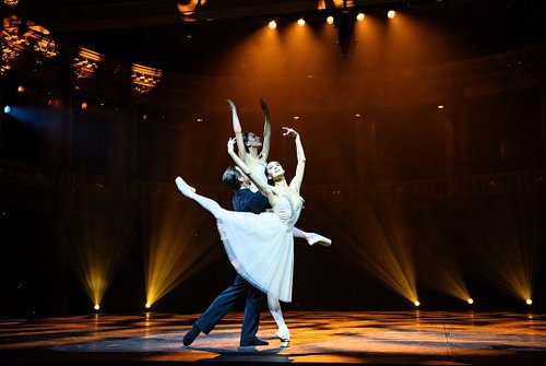 American Ballet Theatre’s Summer Season Is Becoming Ballet’s Biggest Event https://www.runwaylive.com/american-ballet-theatre...