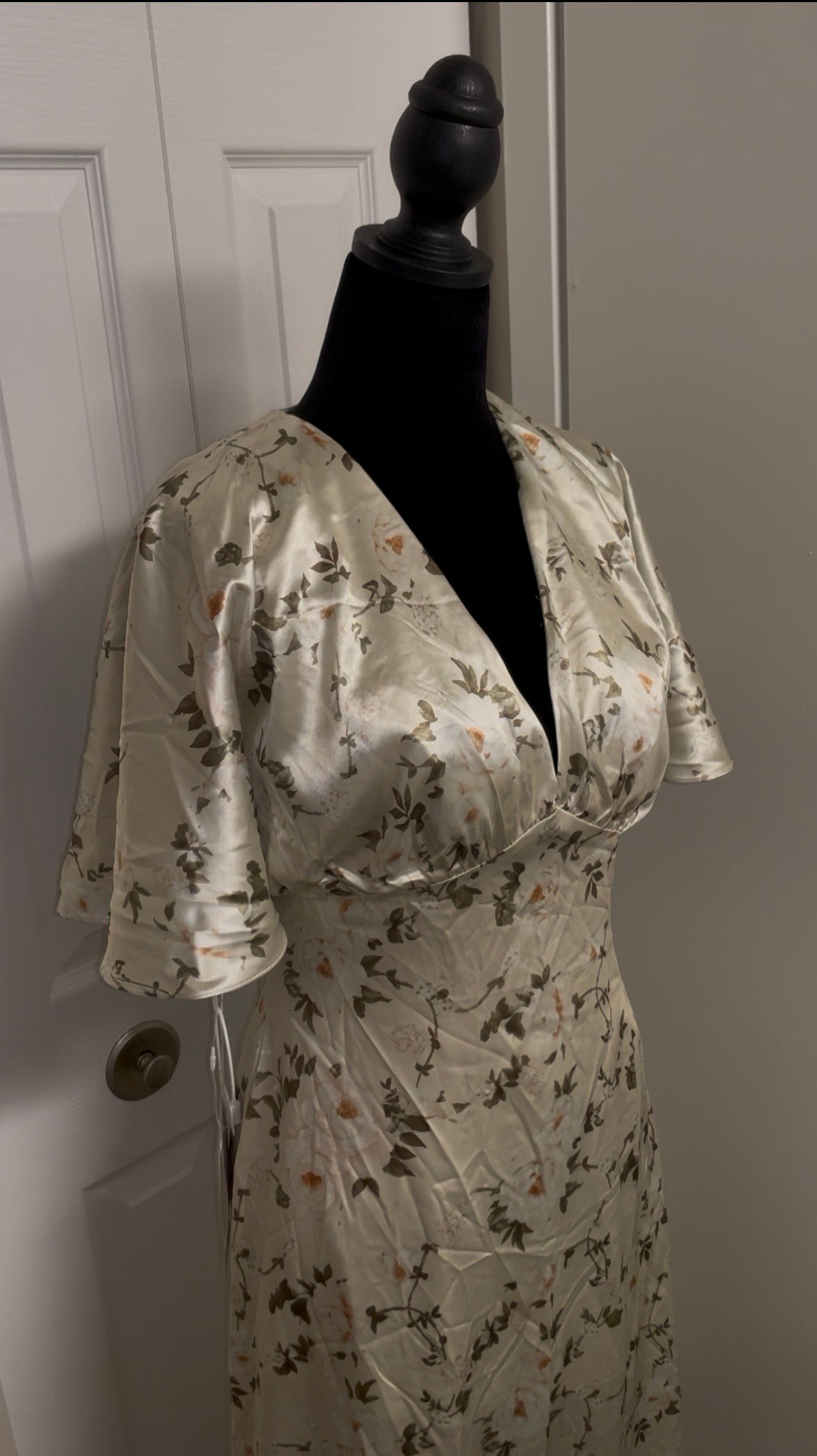 Luxury dress product image (3)