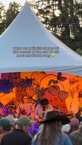 like bro 😭😭😭 @barnyard_a hits it EVERY time lmaooo 

🎥: @sc.mv from @lielowmusicfest yesterday 💕

Come see it in action next ...