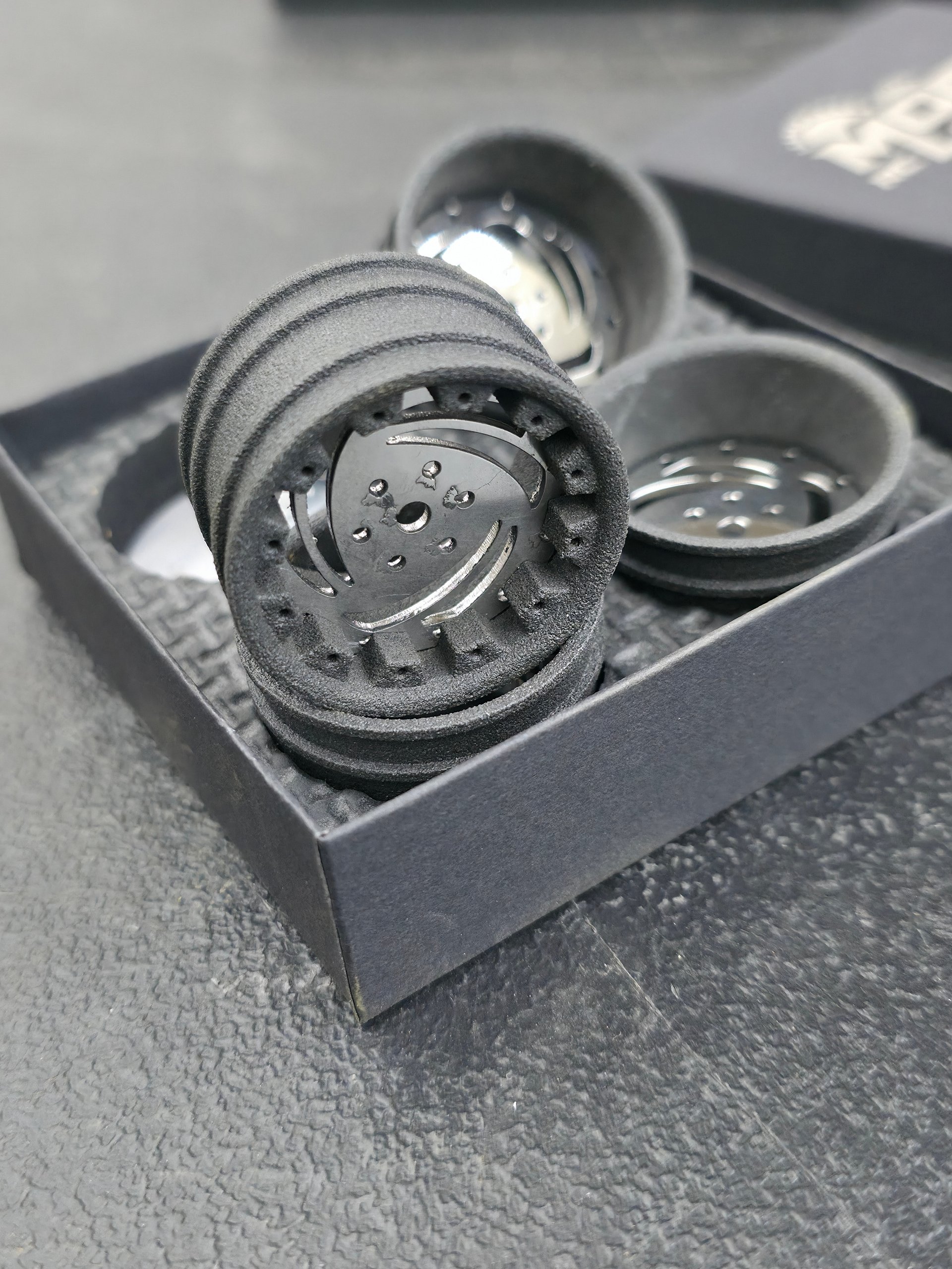 Va lowrider & Mofo Rc collaboration oversized 1.3 wheels product image (7)