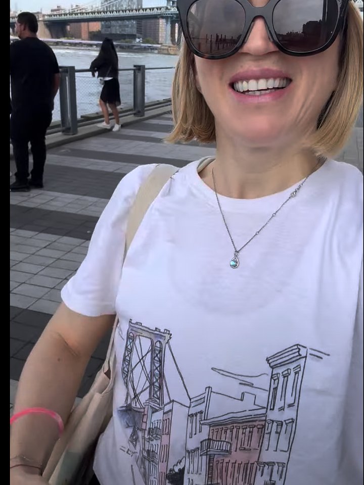 Williamsburg Bridge Tee in red and purple artwork product image (2)