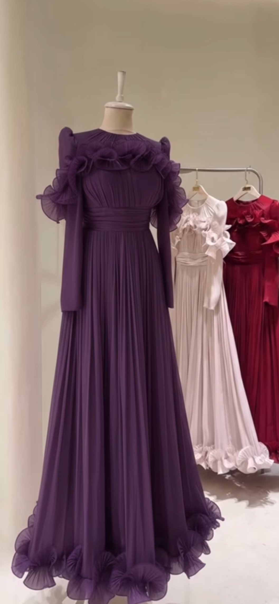 Luxury dress product image (5)