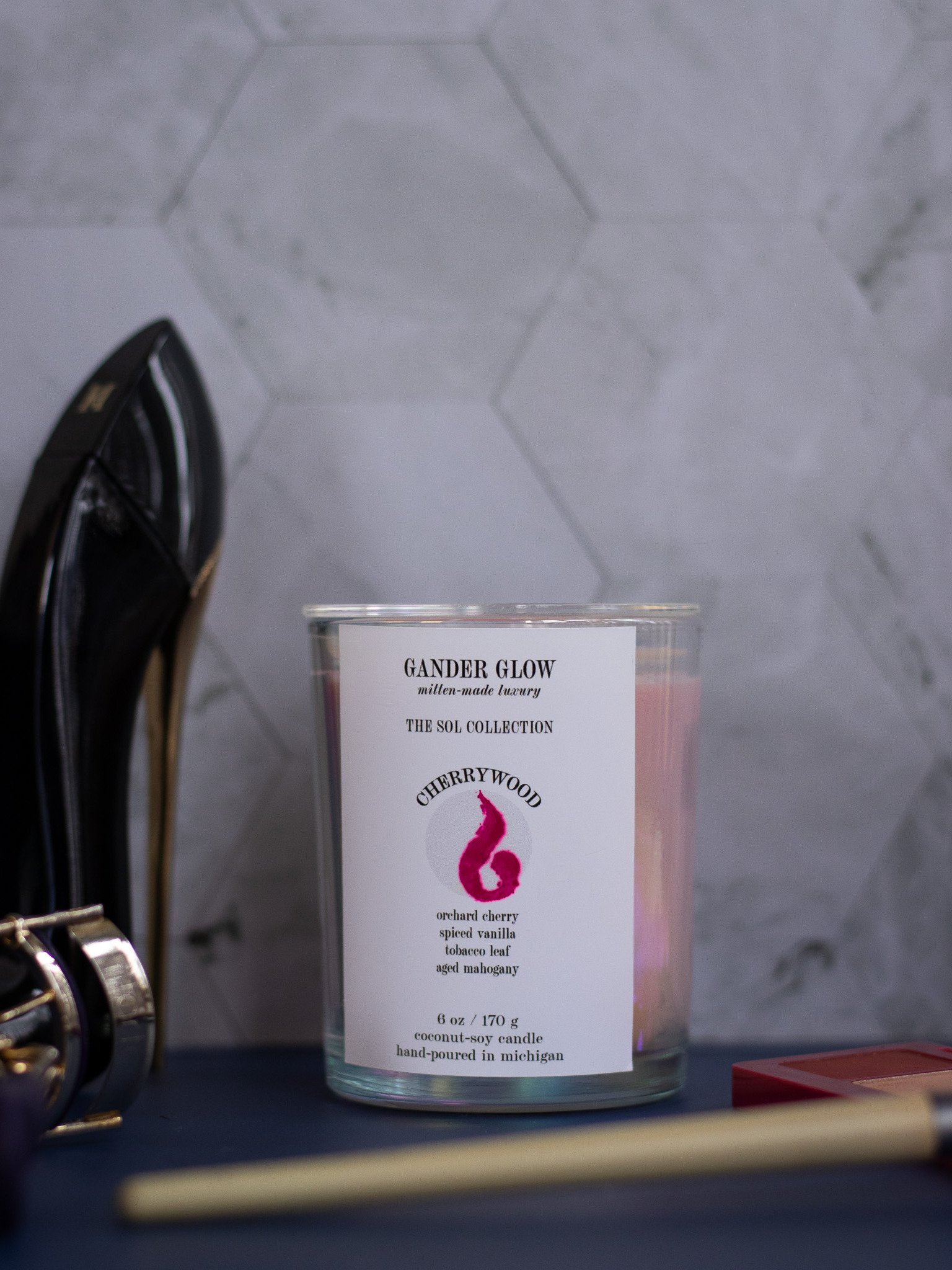 Cherrywood Scented Coconut-Soy Wax Candle product image (2)