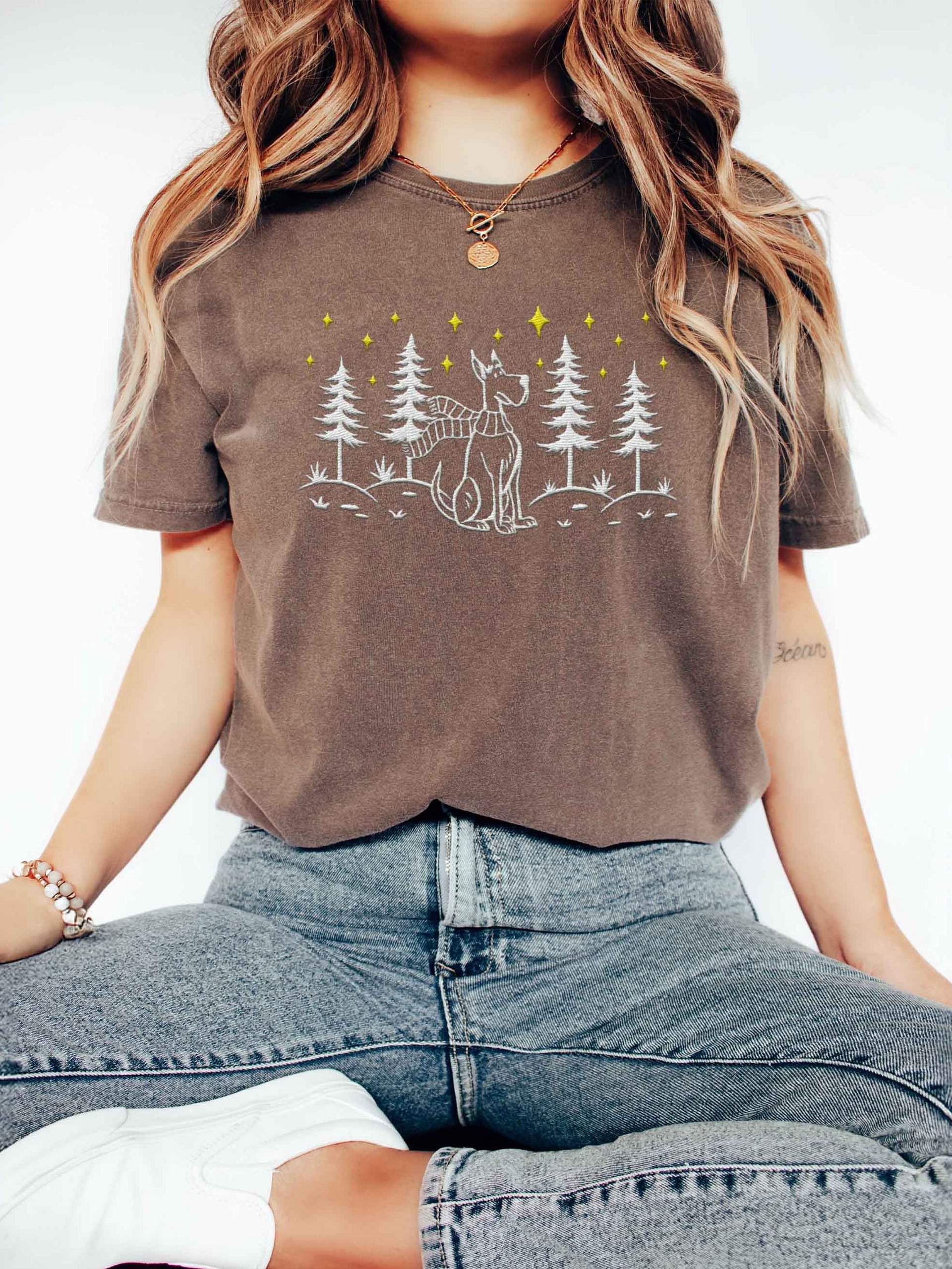 Great Dane(Cropped Ears) Winter/Christmas Line Art Design Embroidered T-Shirt product image (2)