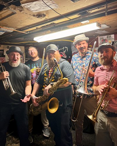 Another great night at the Funk N’ Dive! Thanks again to @themakeways and @woodcarvermusic for an unforgettable evening! Show...