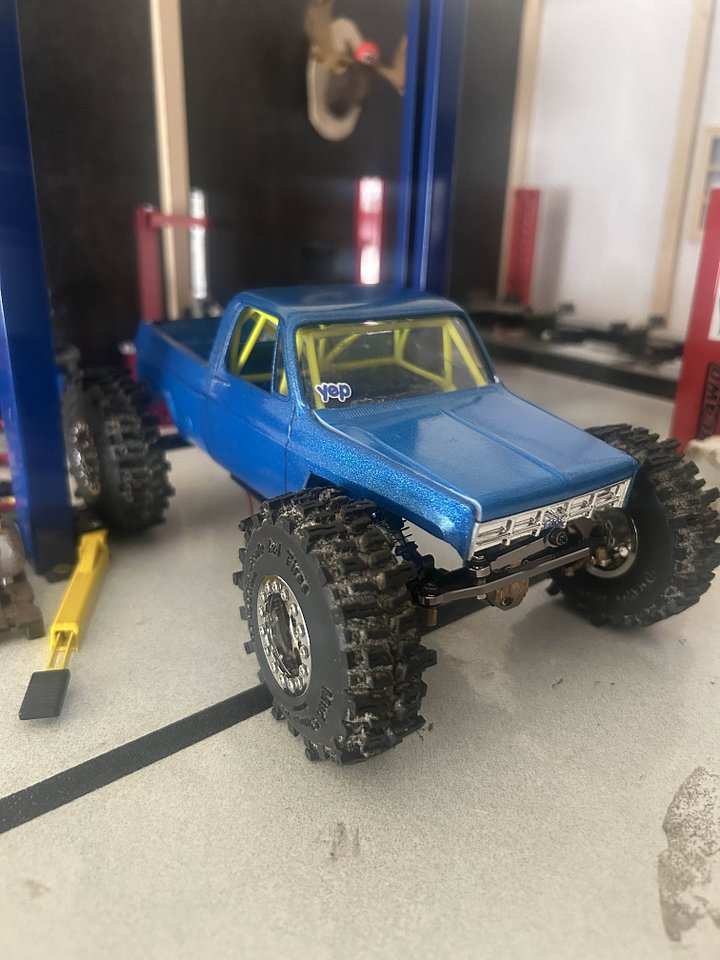 Blue truck product image (1)