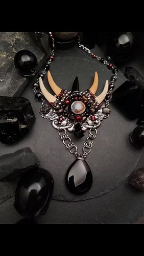 New creations that will debut April 4th & 5th at Milwaukee @odditiesandcuriositiesexpo 
Make sure to come find me at Thee EYE...