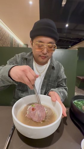 Finally, I get to enjoy my favorite noodles of all time. North Korean cold noodles aka Pyongyang Nengmyun has arrived in LA. ...