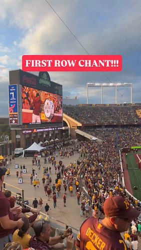First row chant in Gophers history…

#minnesota #rowtheboat #gophers
