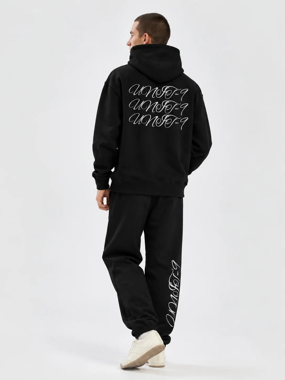 UNIT 9 2-piece tracksuit | the aesthetic line product image (1)