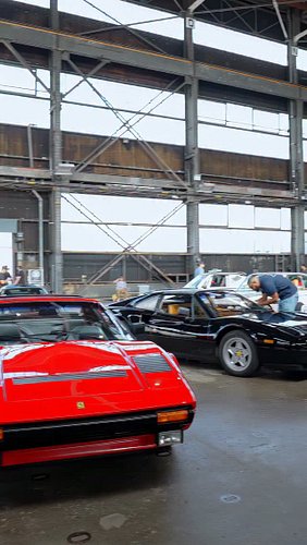 That New York energy hits differently. Heavy-hitting builds pulling up to the Wheels of NYC car show at the Brooklyn Navy Yar...