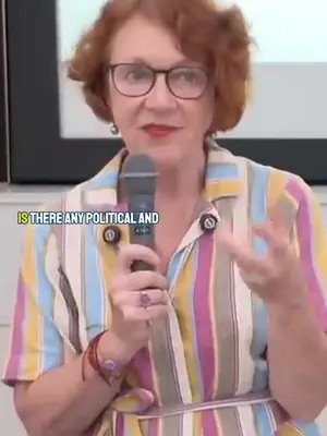 Europe’s double task is to build political and institutional structures beyond the EU and define its role in a multipolar world. The clip argues Europe is in the worst position because, unlike the US, China, Russia, Iran or India, it lacks a functioning state with steering capacity. Without domestic political organization, it is hard to shape Europe’s external role—leaving the continent squeezed. #Europe #EU #MultipolarWorld #Geopolitics