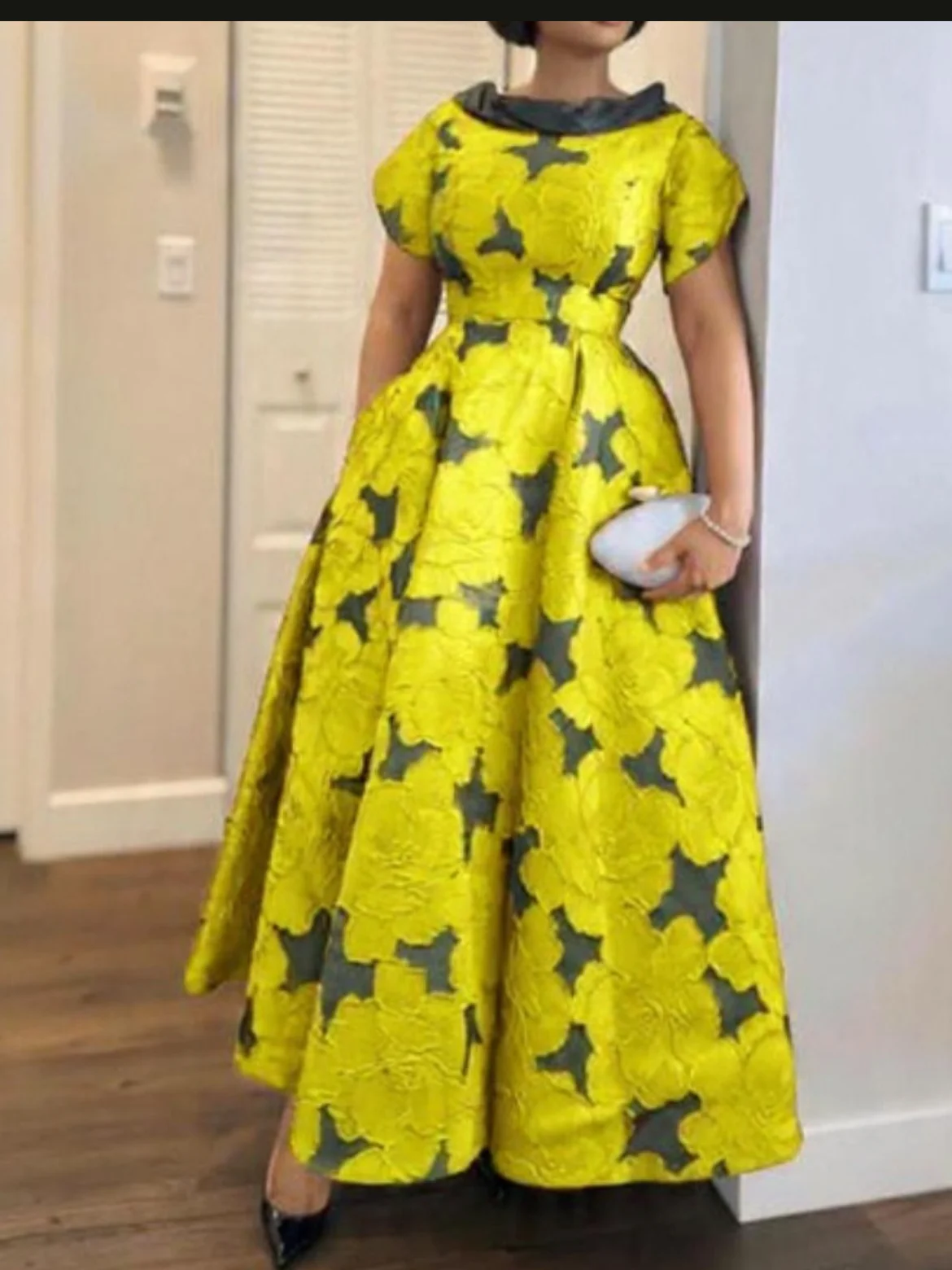 Luxury dress product image (6)
