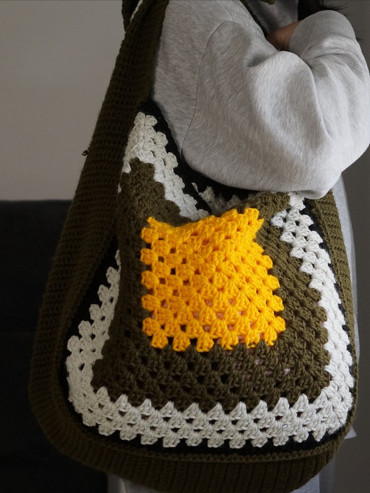 Granny square beanie crochet pdf pattern product image (1)