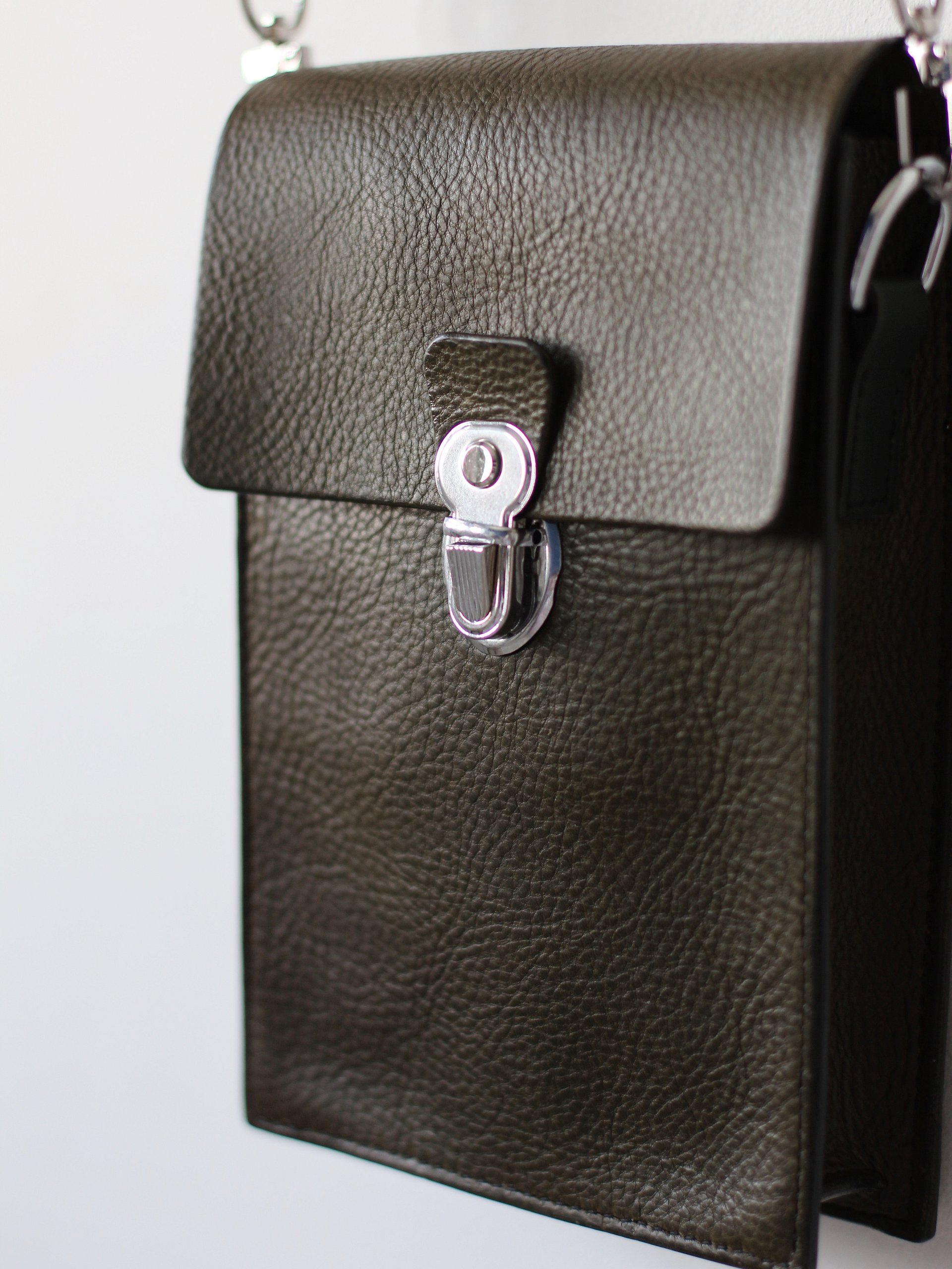 Vegetable Tanned Leather Satchel in Oliva product image (9)