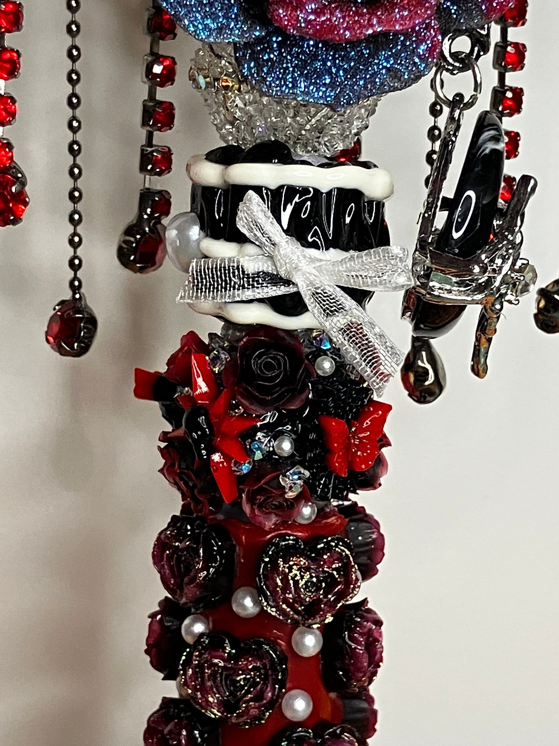 Handmade Gothic Ghost Cat Beaded Pen - Spooky Maximalist Ballpoint with Rhinestones and Charms product image (6)