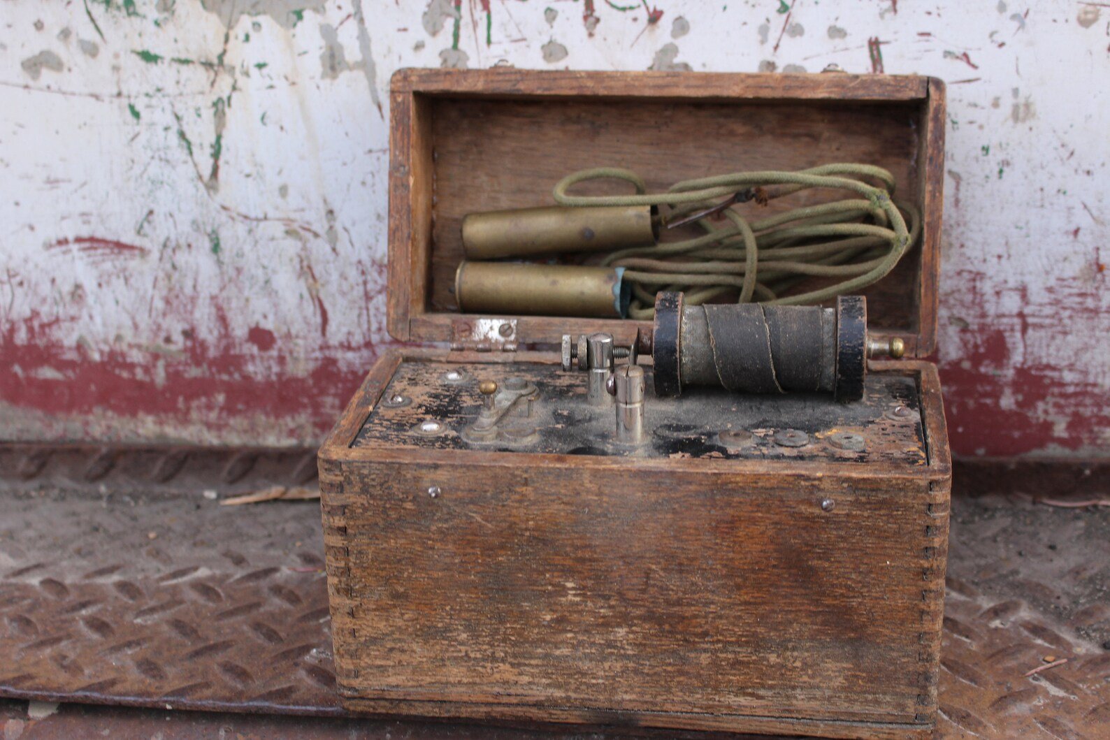 Artifact No.06 - Electrotherapy Device product image (2)
