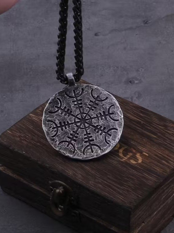 Aged Vegvisir Viking Compass Pendant Necklace product image (6)