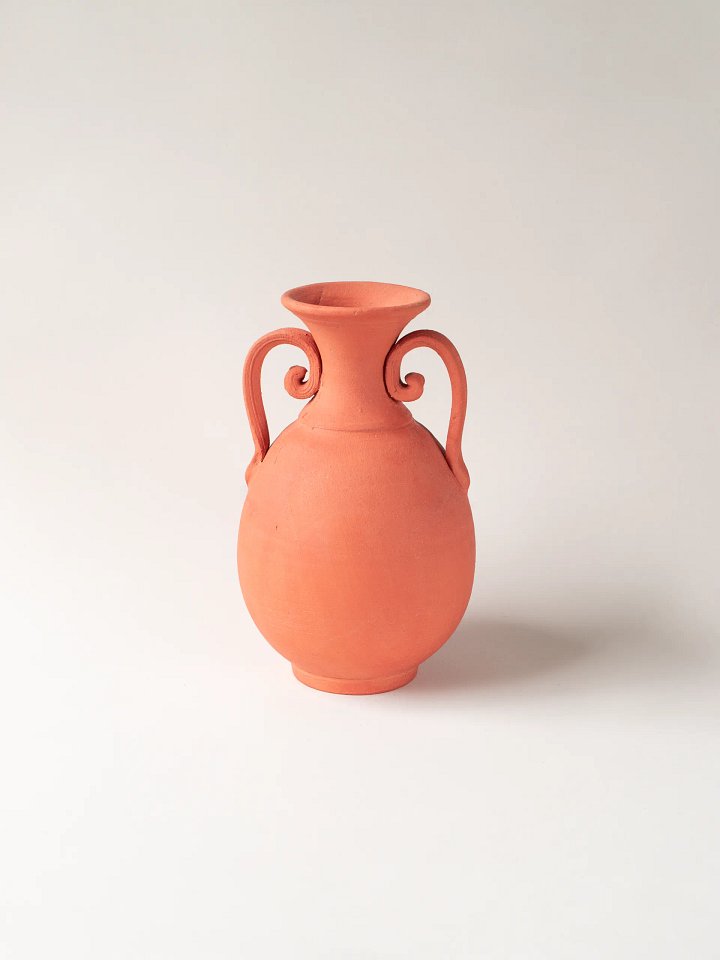 Curved Amphora product image (1)
