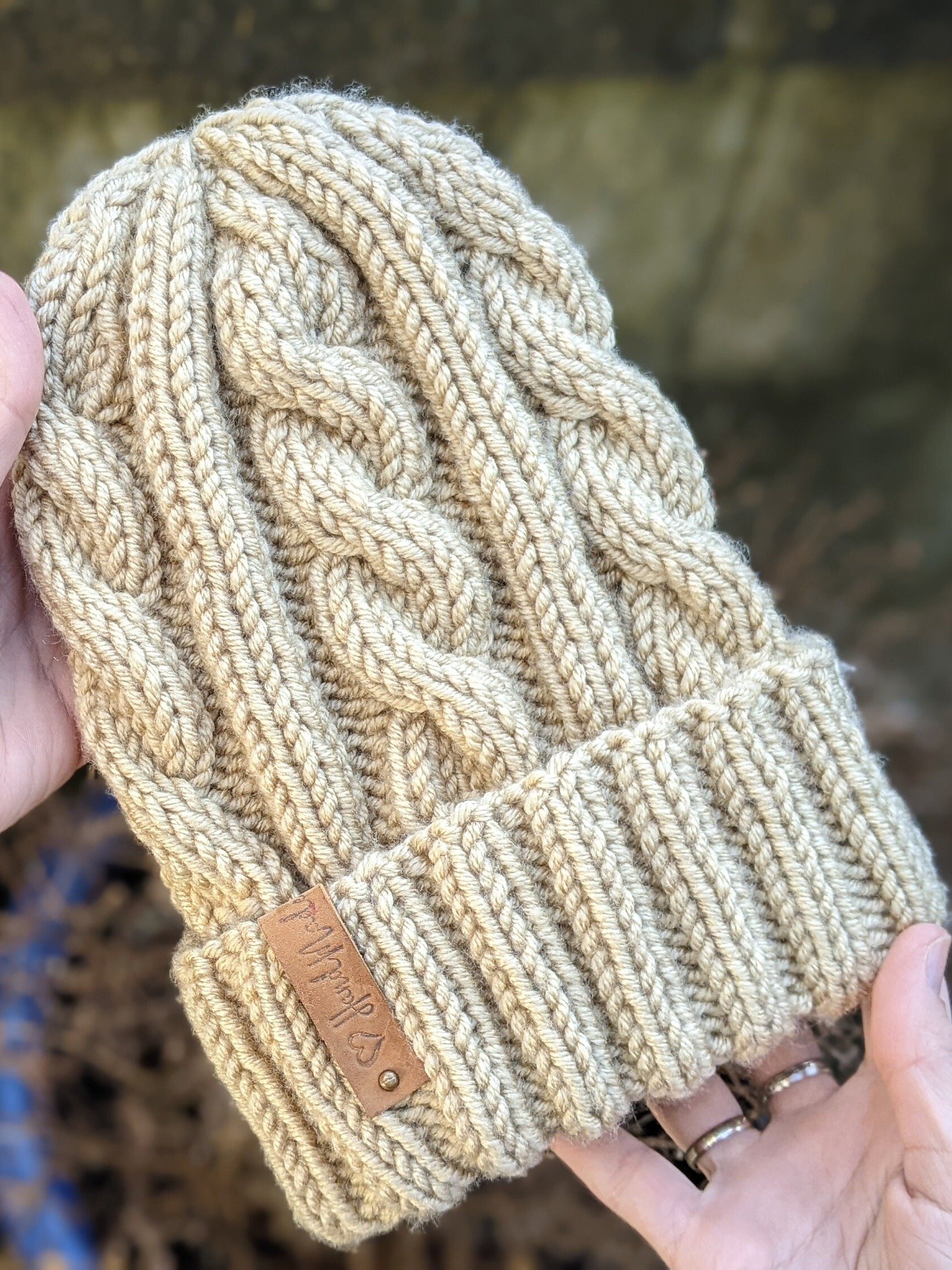 Crème Brûlée Cable Hat Knitting Pattern (Straight Needles) product image (1)