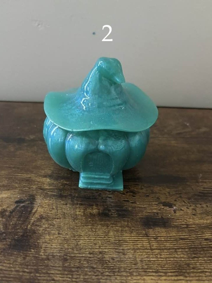 🕯️ Handmade Resin Halloween Decorations – Witches, Skulls, Hands & More product image (2)