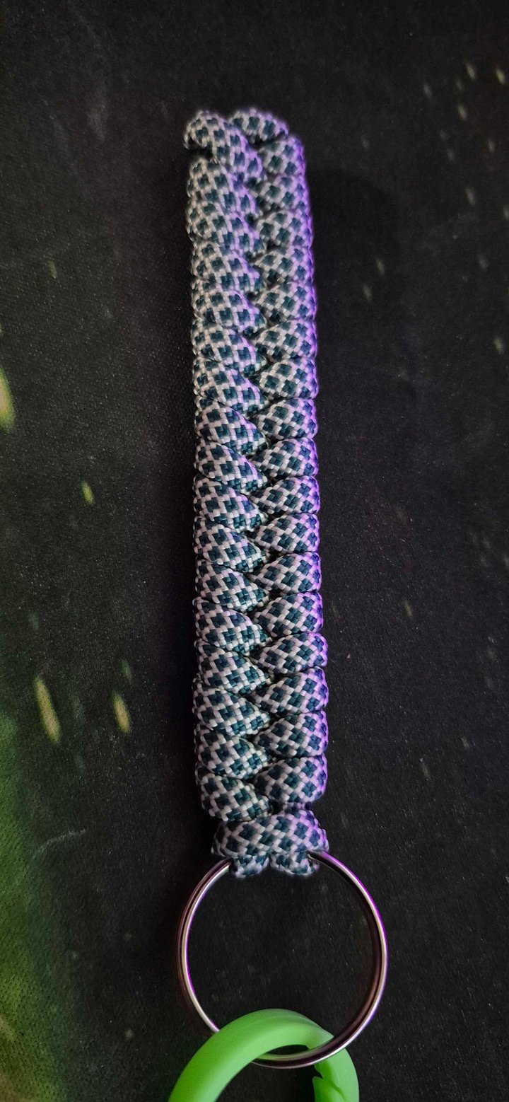 Fishtail Keychain with popit product image (2)