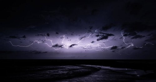 Durant la nuit du 30, j’ai aussi eu la chance de voir à nouveau plusieurs spiders monstrueux, dont celui-ci, qui a illuminé t...