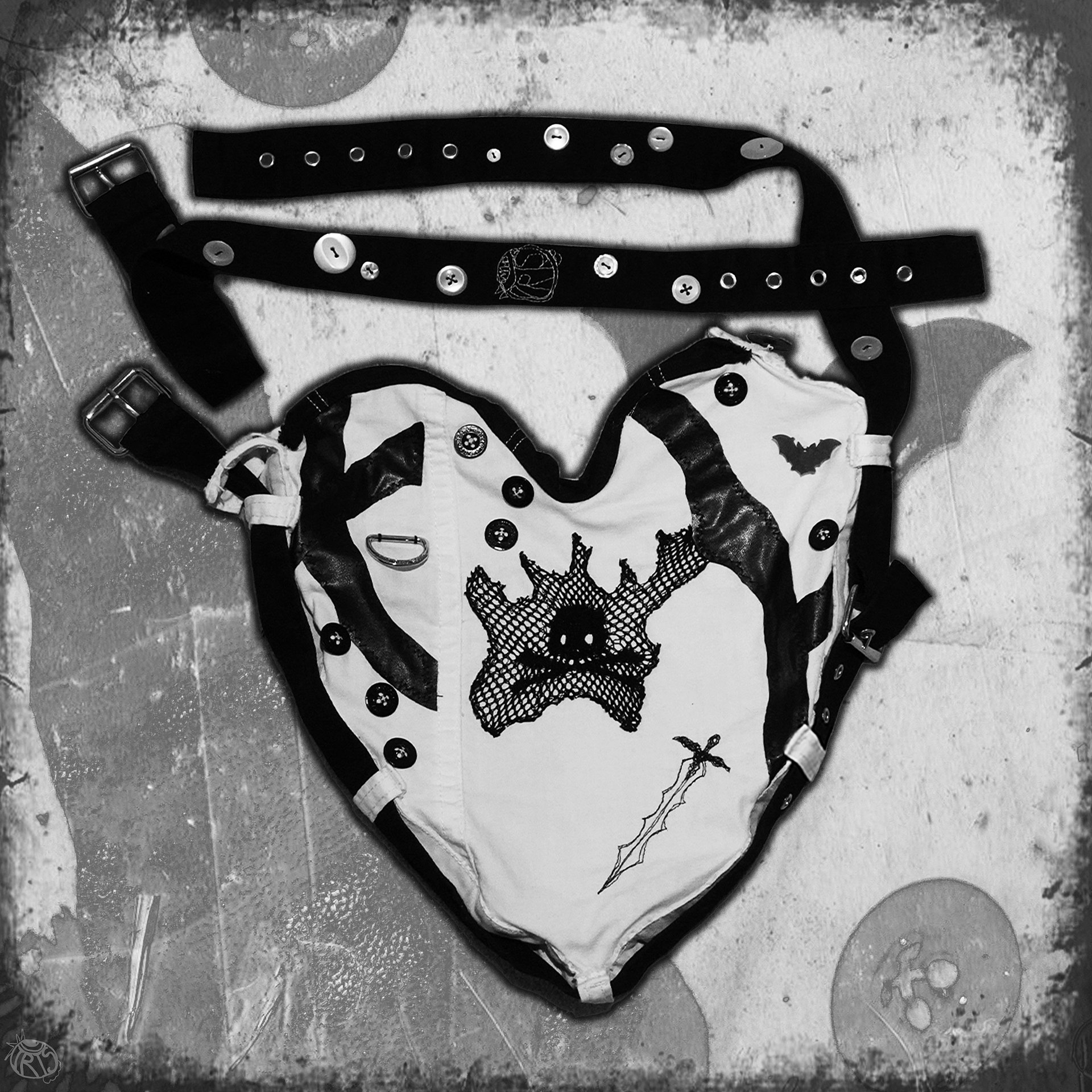 HEART ON MY SHOULDER product image (2)