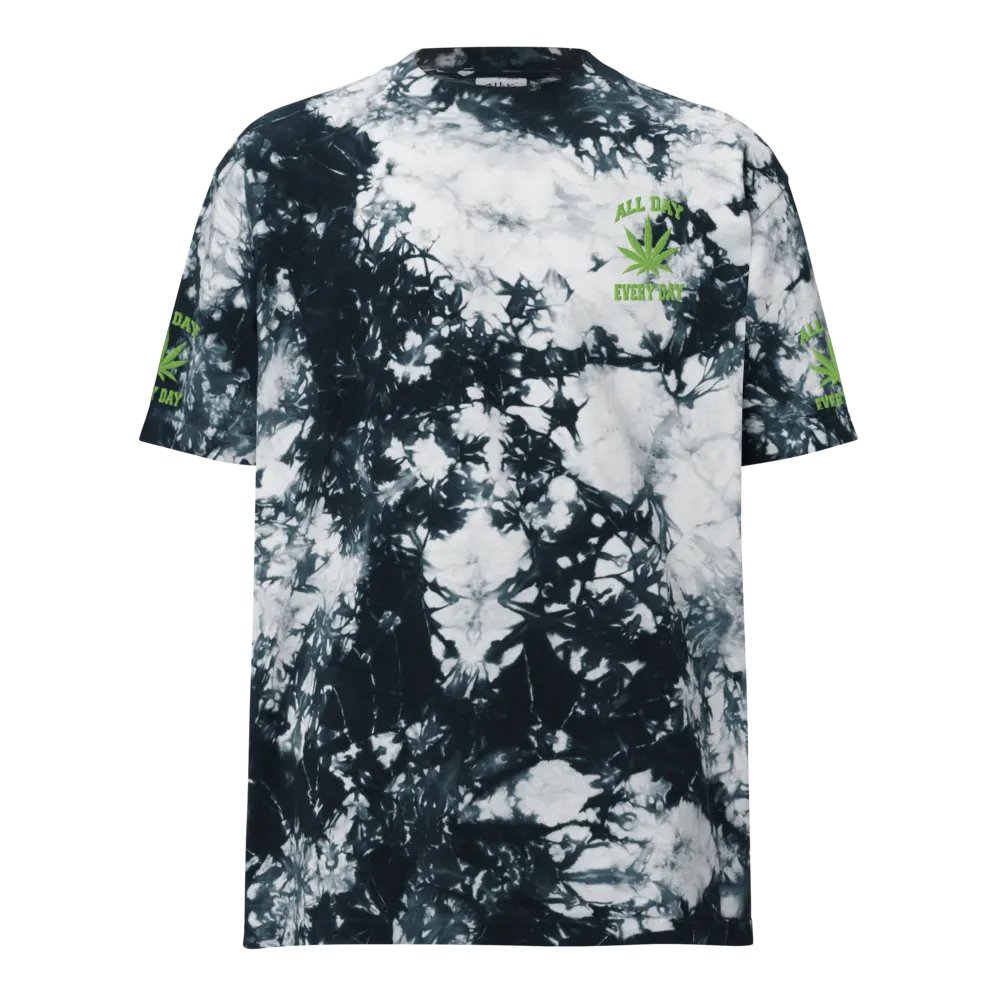 Green Cannabis Leaf | Graphic Tee product image (1)