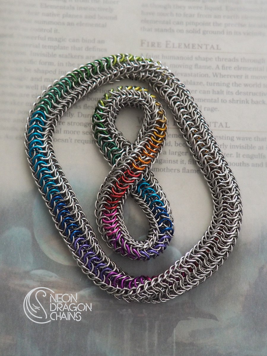 Mobius Fidget Toy / Rainbow Chrome product image (3)