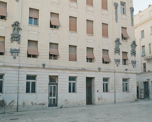 Quiet streets
.
.
#softminimalism #portra400 #landscapearchitecture #35mm #architecturephotographer #fujifilm #fujifilmx100vs...