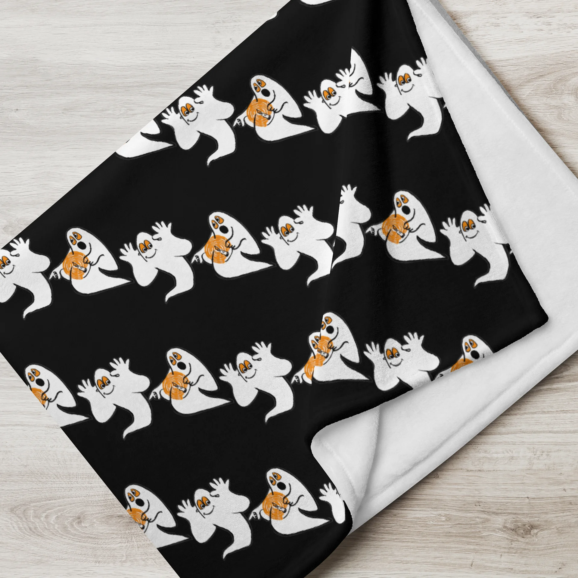 Ghost Pattern Throw Blanket product image (7)
