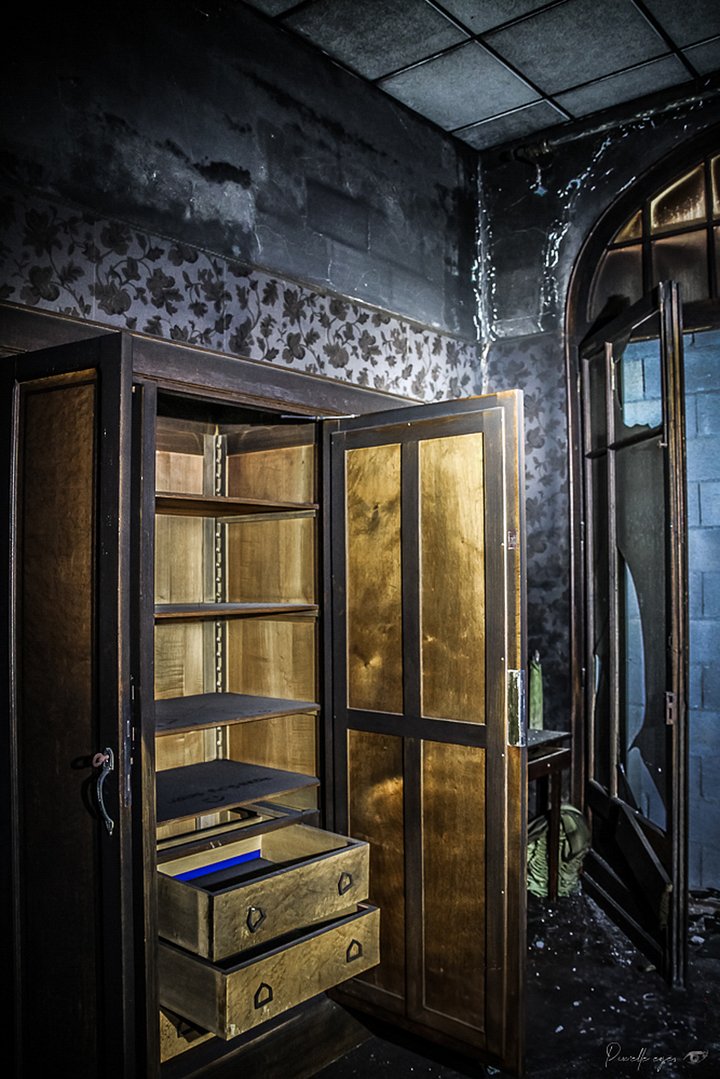 Fine Art - The Abandoned Wardrobe product image (1)