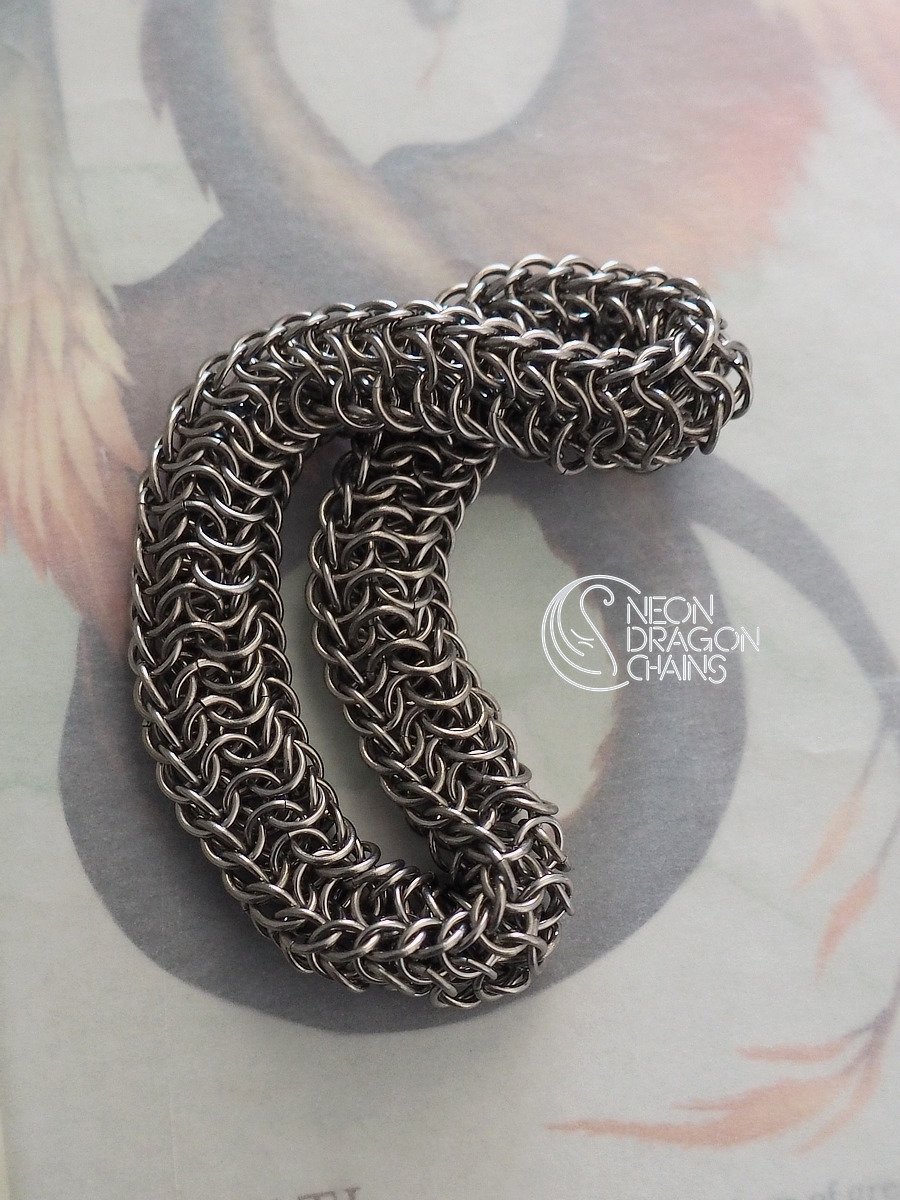 Mobius Fidget Toy / Titanium product image (4)