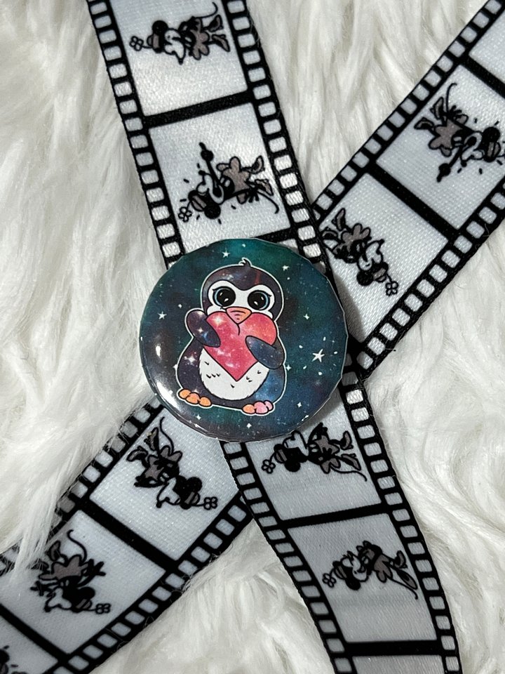 Penguin Love Pin product image (1)
