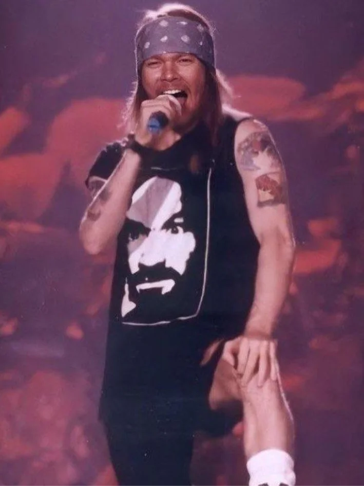 CHARLIE DONT SURF BLACK (AXL) TEE product image (3)