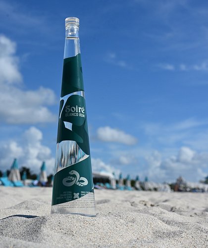 NOT ALL TREASURE IS BURIED 🏝️

sometimes it stands tall in the sand. 
SOIRÉ Blanco - available for pre-order now.