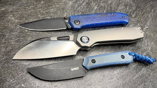 Todays Carry 

@flytanium Arcade lite @kunwu_knives_official Diablo and The @kubeyknives Thorn 

#pocketcheck #pocketdump #ev...