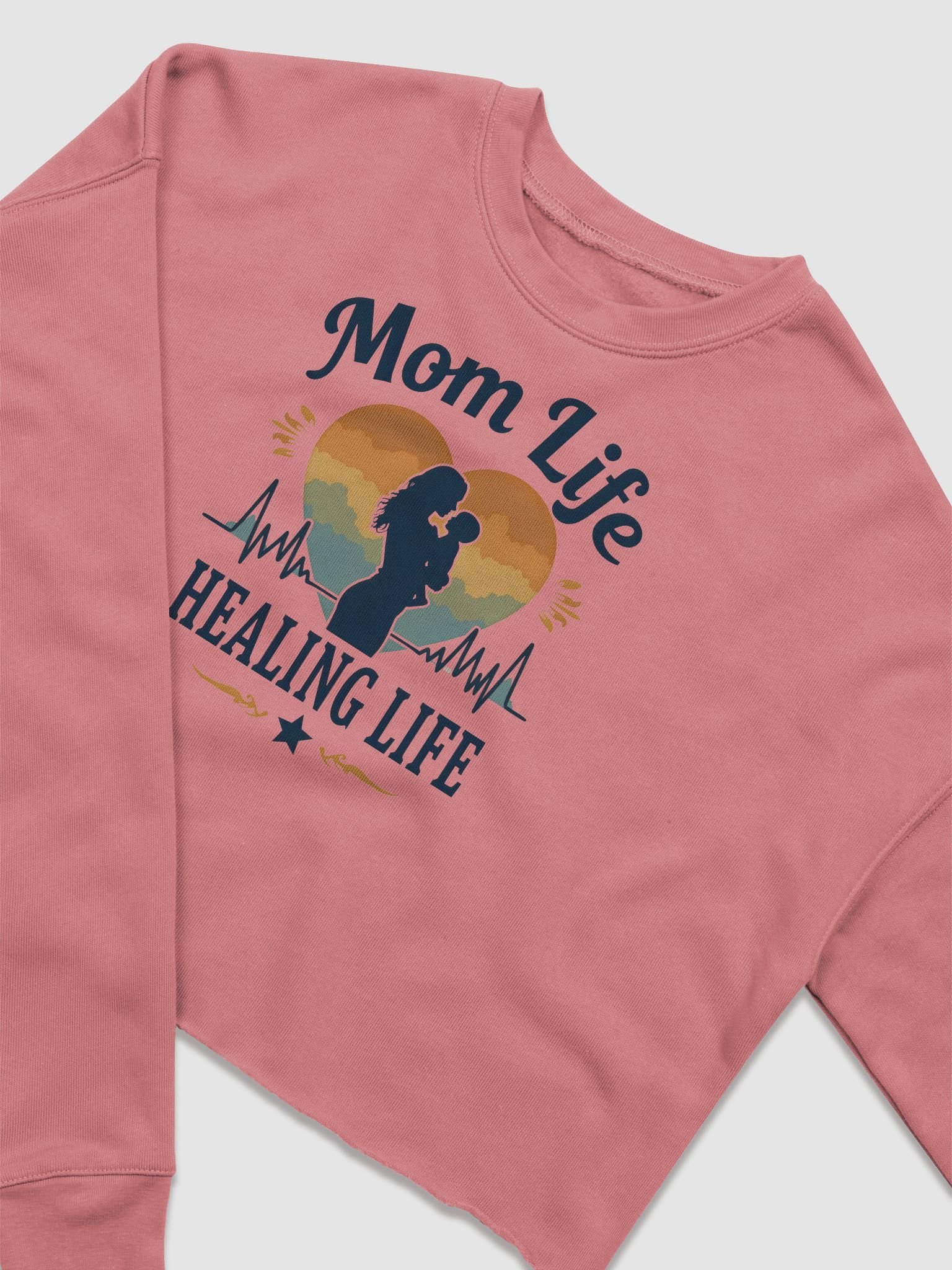 Mom Life Sunset Silhouette Crop Sweatshirt product image (7)