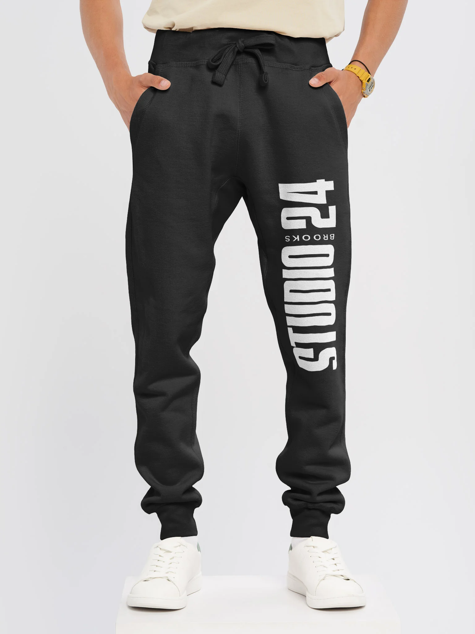 The Studio 24 I Brooks Jogger product image (3)