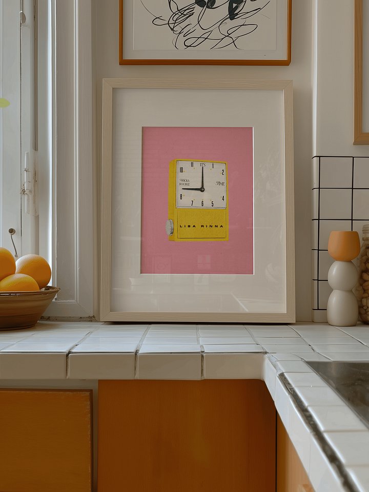Lisa Rinna Wackadoodle Print: Funny RHOBH Retro Clock product image (1)