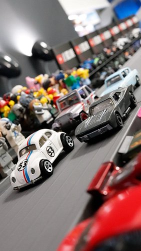 Who should I race for part 2?

#batman #herbie #hotwheels #race #hotwheelstrack