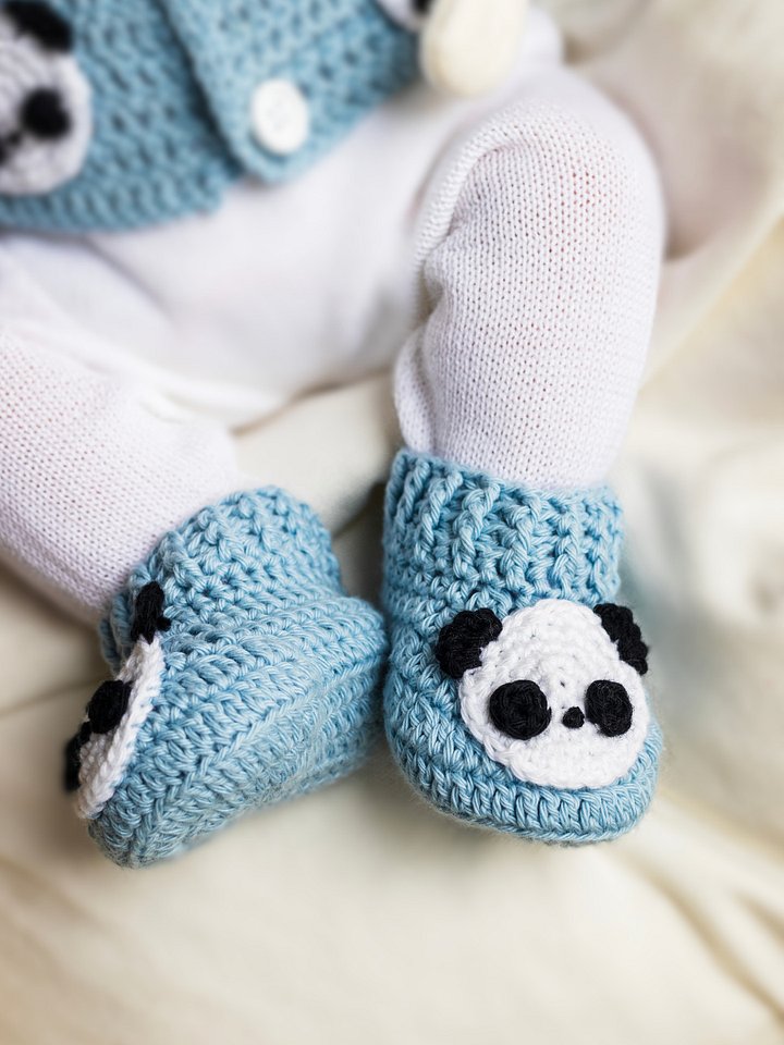 Panda Baby Booties Crochet Pattern product image (1)