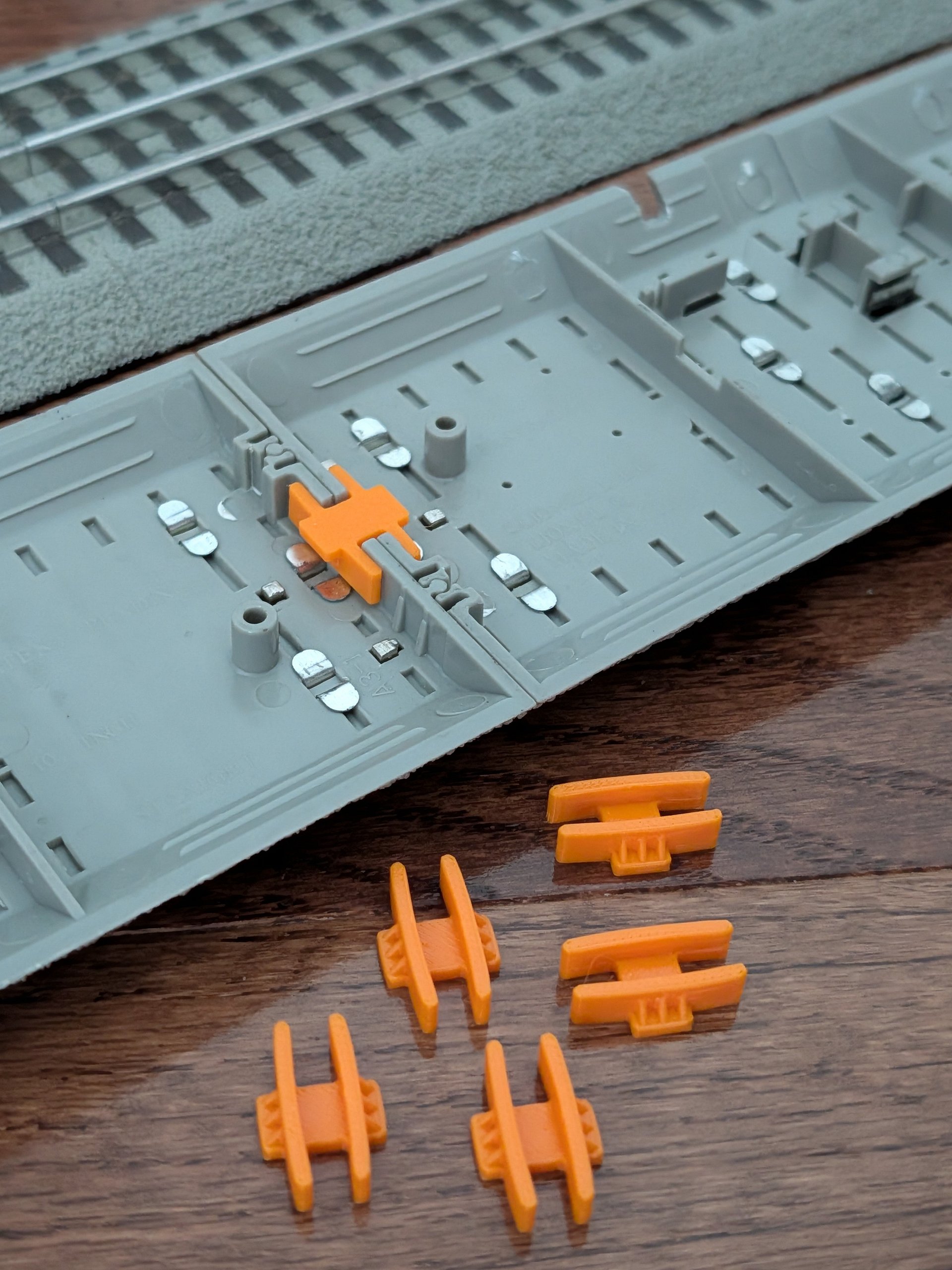 IronHold Track Clips for Lionel O Gauge FasTrack product image (2)