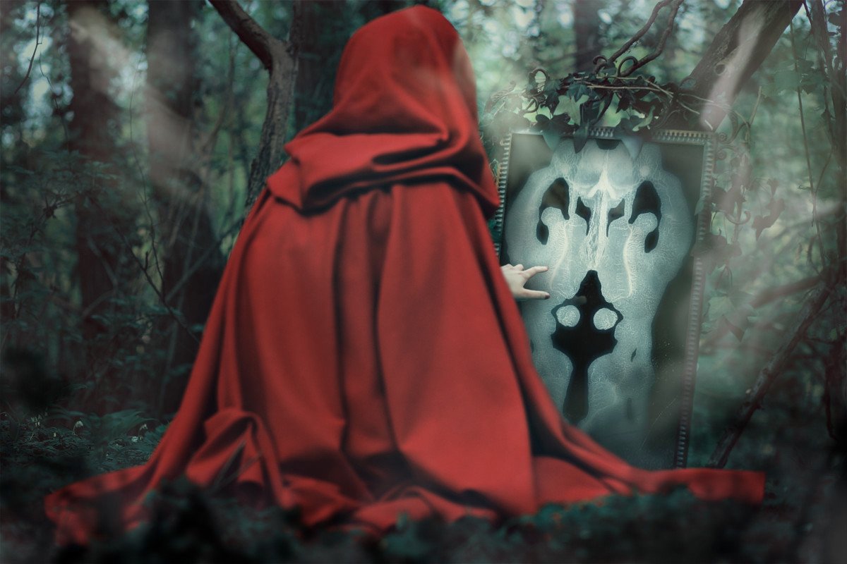 Shadow Scrolls ~ Oracle Deck (2027) product image (1)